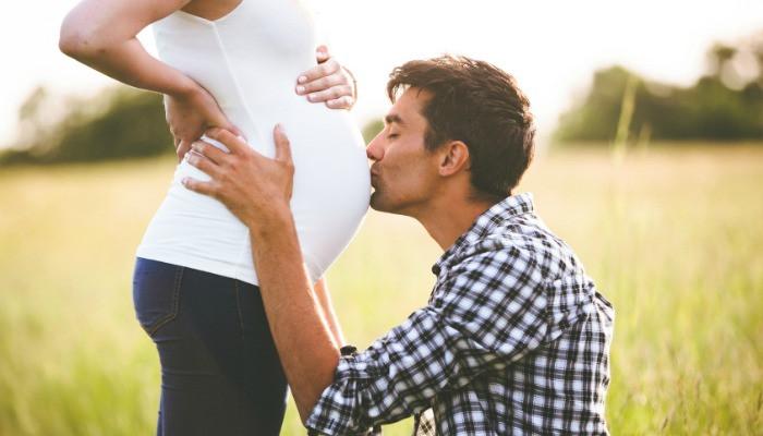 Как оригинально сообщить про свою беременность?