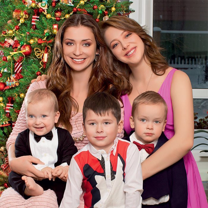 Как выглядят муж и пятеро детей Марии Ситтель – ведущей программы "Вести"