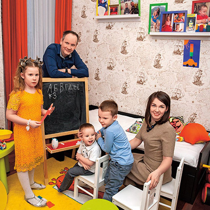 Даниил Спиваковский: После развода с Ардовой, женился на стюардессе, которая родила ему троих детей.