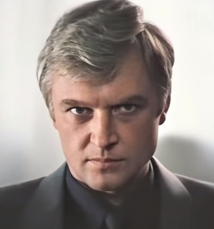 Александр Мартынов – отец Анатолия Руденко, от которого он унаследовал внешность красавчика