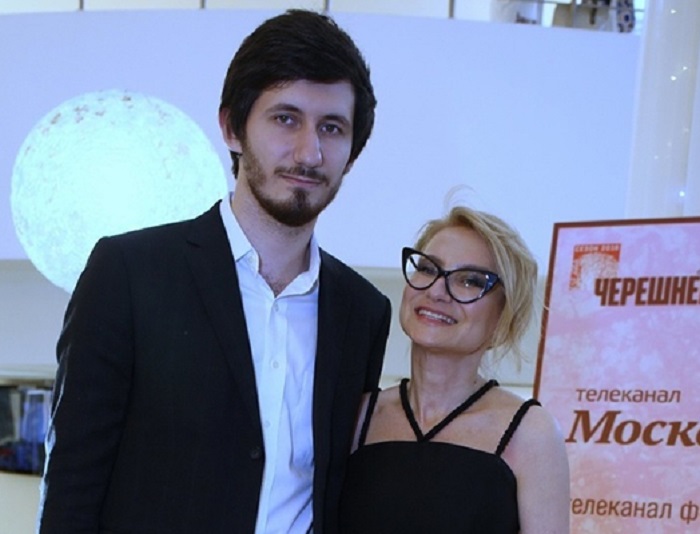 Эвелина Хромченко с сыном
