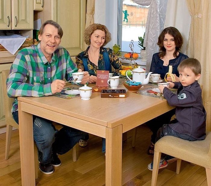 Виктор Раков с семьей