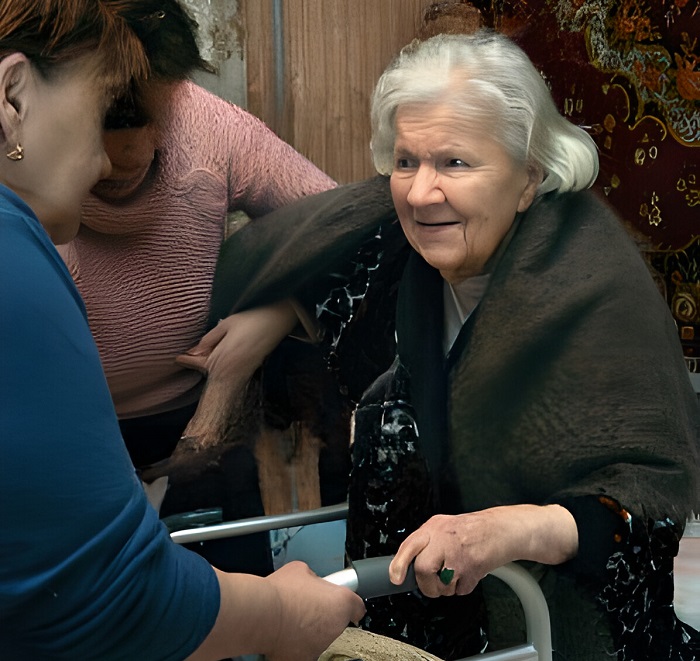 Нина Сазонова в доме престарелых