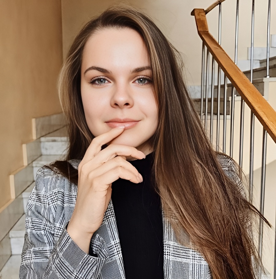 Сейчас уже 27 лет. Страдала от анорексии и не могла есть. Как выглядит дочь Сергея Астахова и актрисы Виктории Адельфиной