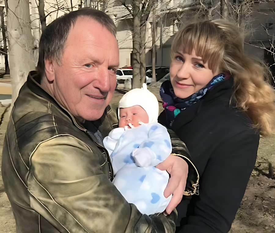 Ему было 70 лет ей 37, когда родилась Арина. Как сейчас выглядит младшая дочь Владимира Стеклова