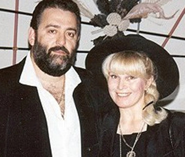 45 лет брака закончились трагедией. Похудел на 20кг из-за новой молоденькой жены. Как сейчас живет Михаил Шуфутинский