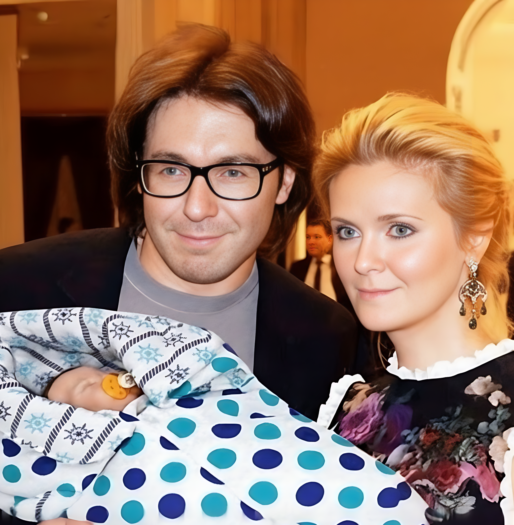 Красивая жена и уже большой сын Андрея Малахова: Как сейчас выглядят супруга и ребенок телеведущего