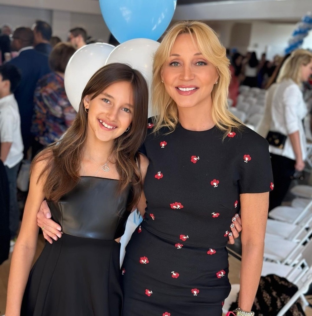 В 13 лет вымахала выше мамы и стала ее копией: Как сейчас выглядит дочь Кристины Орбакайте и внучка Пугачевой