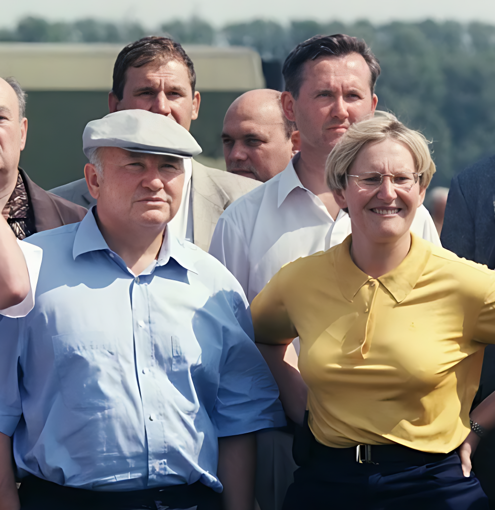 Вдову Лужкова не узнать: Как сейчас выглядит Елена Батурина и ее двое дочерей