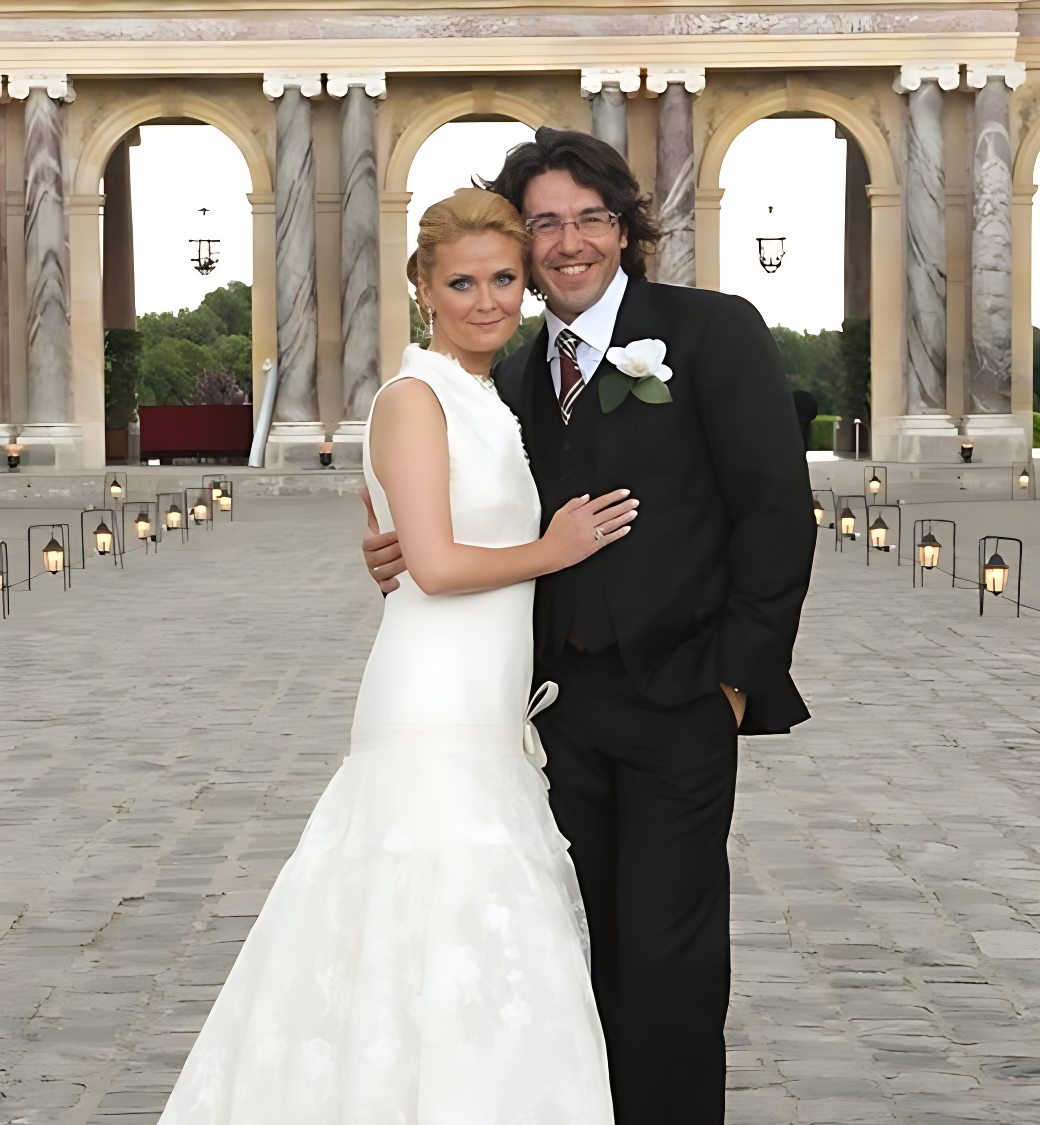 Красивая жена и уже большой сын Андрея Малахова: Как сейчас выглядят супруга и ребенок телеведущего