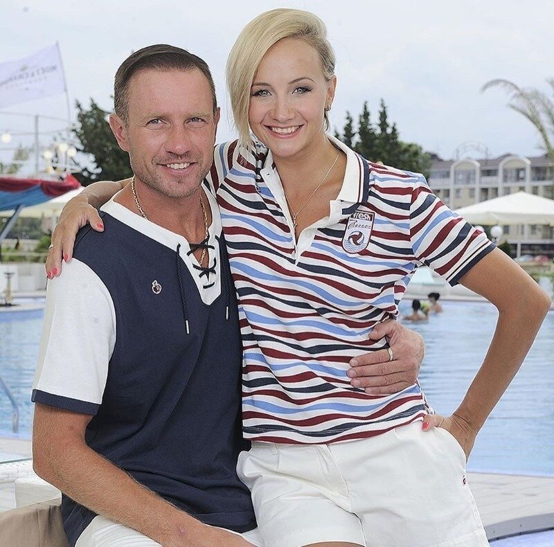 Уже 15 лет, повзрослела и расцвела: Как сейчас выглядит дочь Романа Костомарова и Оксаны Домниной