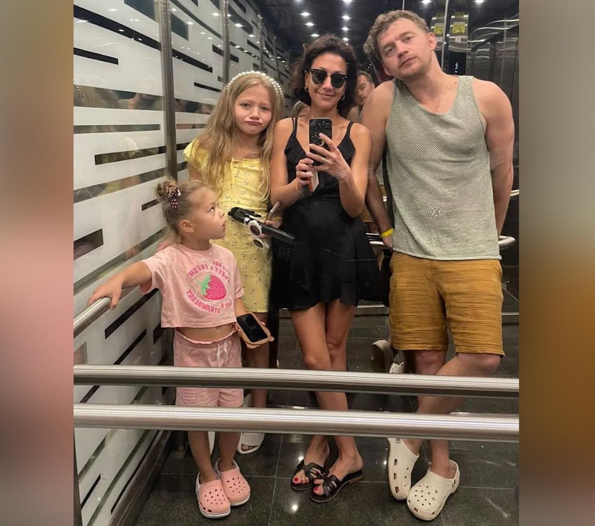 Потерял первенца, женился на девушке с экзотической внешностью: Как сегодня живет актер Алексей Демидов и его две дочери