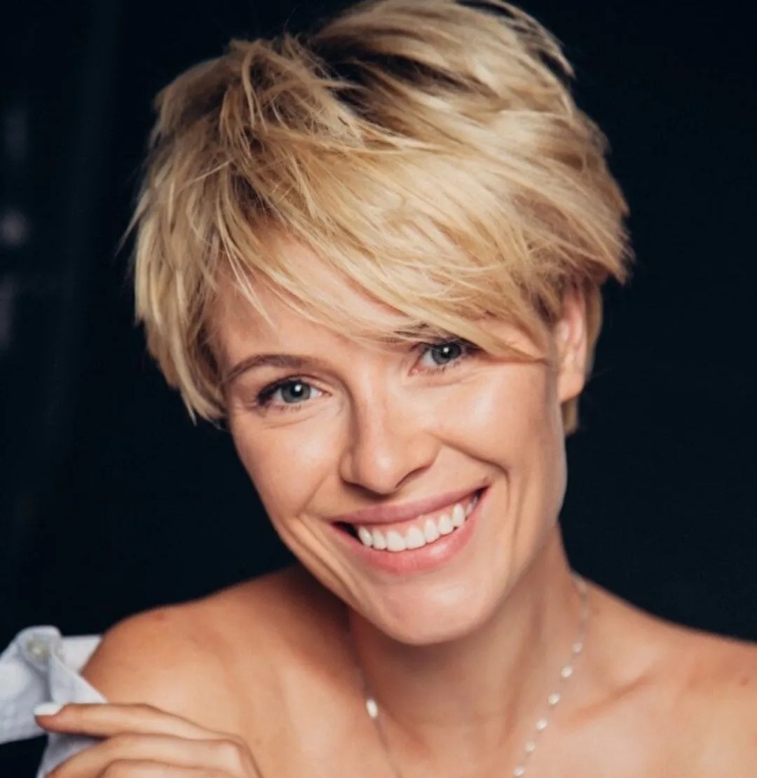 40 лет, ни мужа, ни детей. Почему не сложилась личная жизнь "нашей Шэрон Стоун" Виктории Масловой