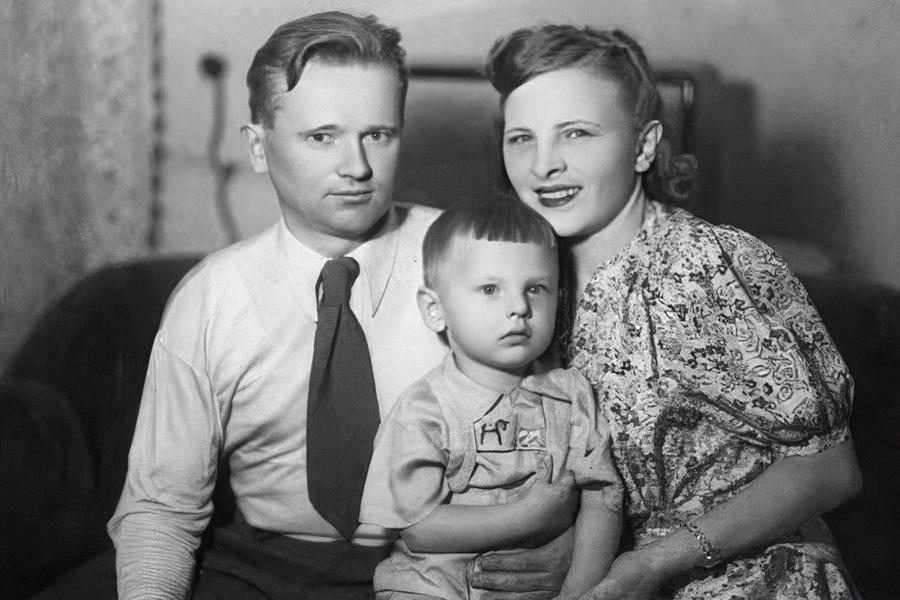 К 80 годам остался с кошками и собаками — больше никому не нужен. Как сегодня живет Юрий Антонов