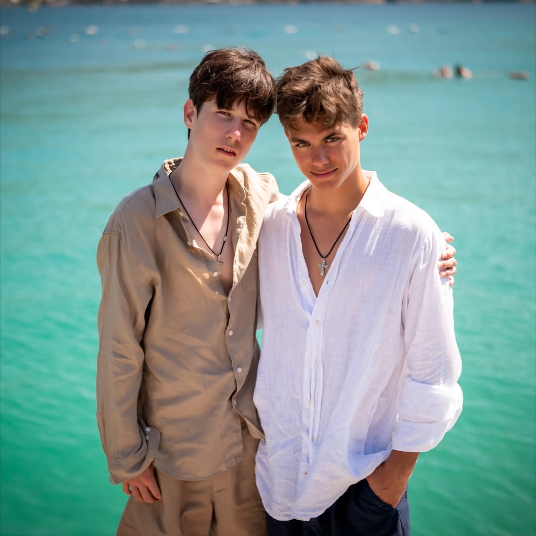 Екатерина Климова с сыновьями-красавцами за границей вызвала волну возмущения у поклонников