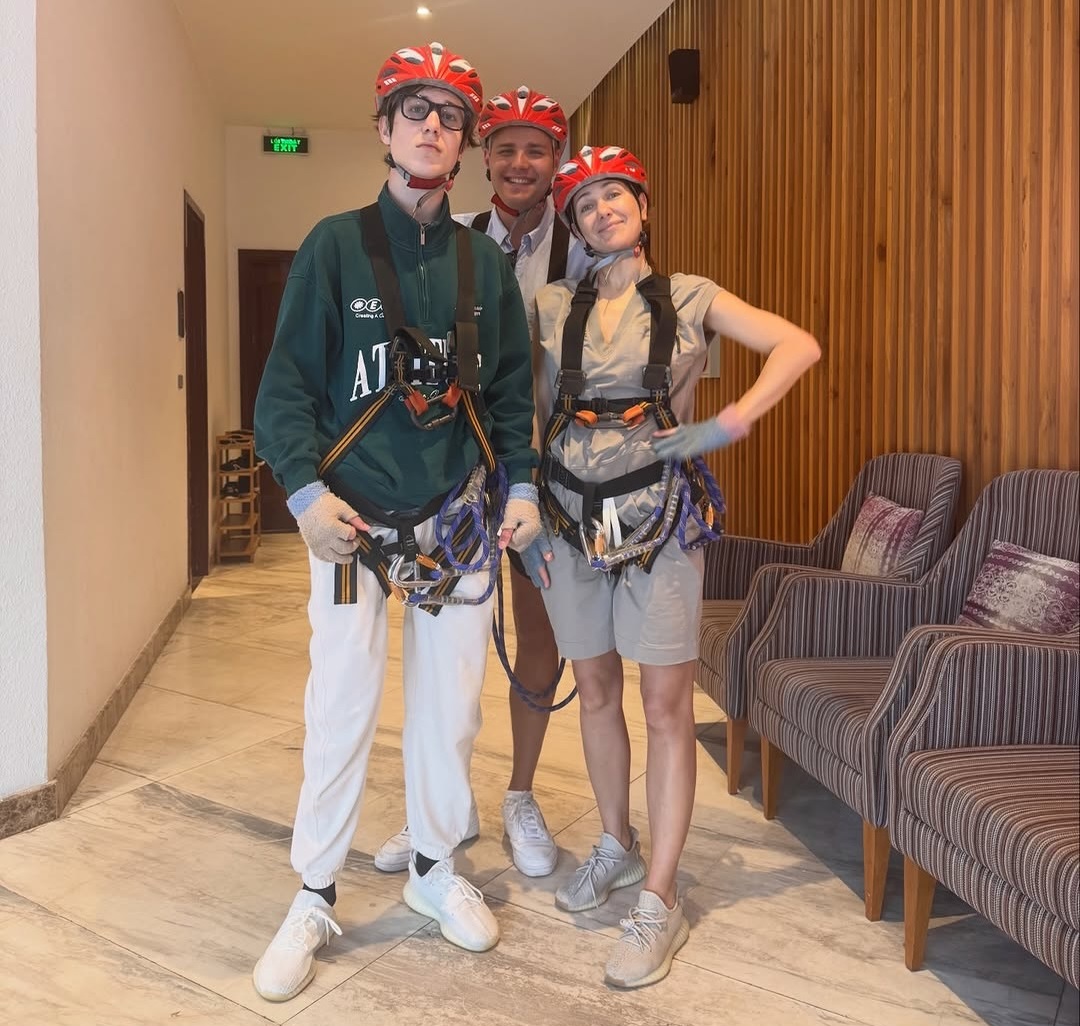 Екатерина Климова с сыновьями-красавцами за границей вызвала волну возмущения у поклонников