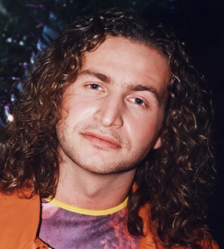 Не носит его фамилию и избегает славы: Как выглядит взрослая внебрачная дочь Леонида Агутина от балерины