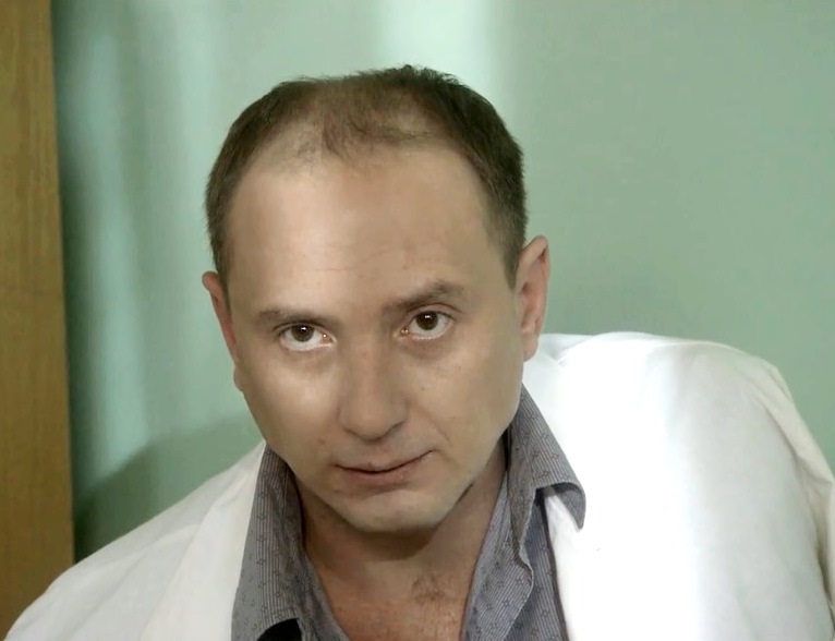 Красавица-жена, с которой 18 лет вместе и яркая роль в сериале "Пес". Как сейчас живет Михаил Жонин