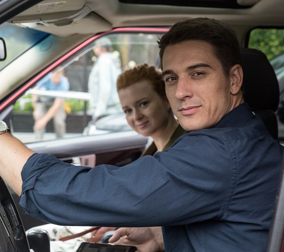 Считает Россию своим домом. Куда пропал Стас Бондаренко и как складывается его личная жизнь? Как выглядят жена и дети актера