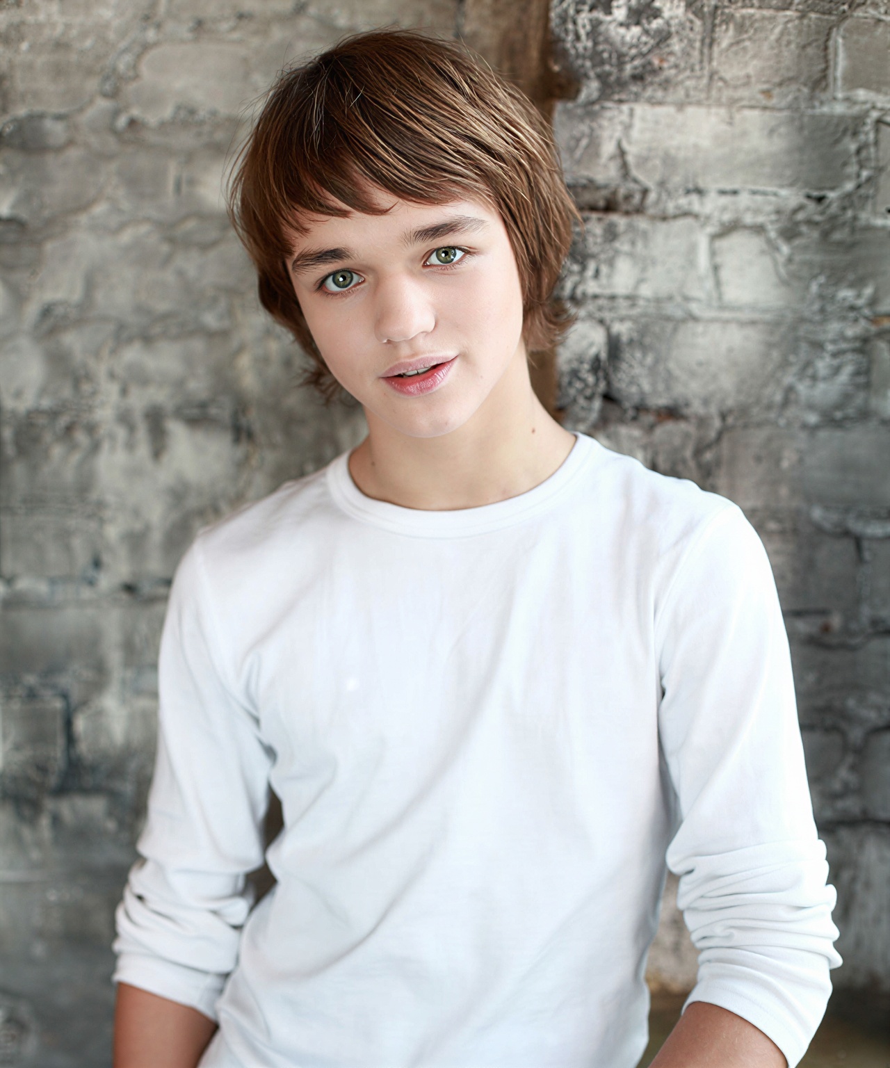 Милый ребёнок превратился в 29-ти летнего мужчину. Как вырос сероглазый красавчик Александр Сигуев