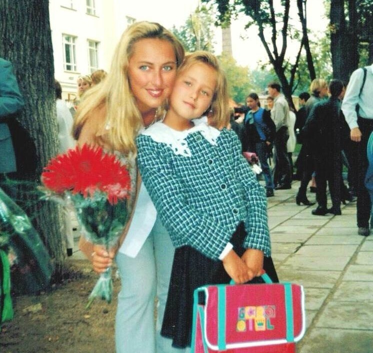 Красота по наследству: Как выглядит Светлана Шиловская - мама Аглаи Шиловской и тёща Александра Устюгова