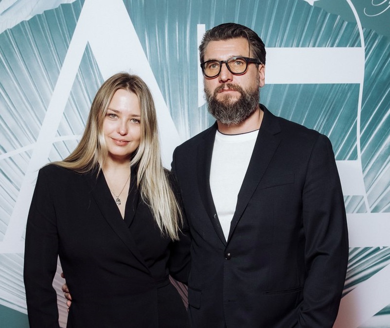 Красота по наследству: Как выглядит Светлана Шиловская - мама Аглаи Шиловской и тёща Александра Устюгова