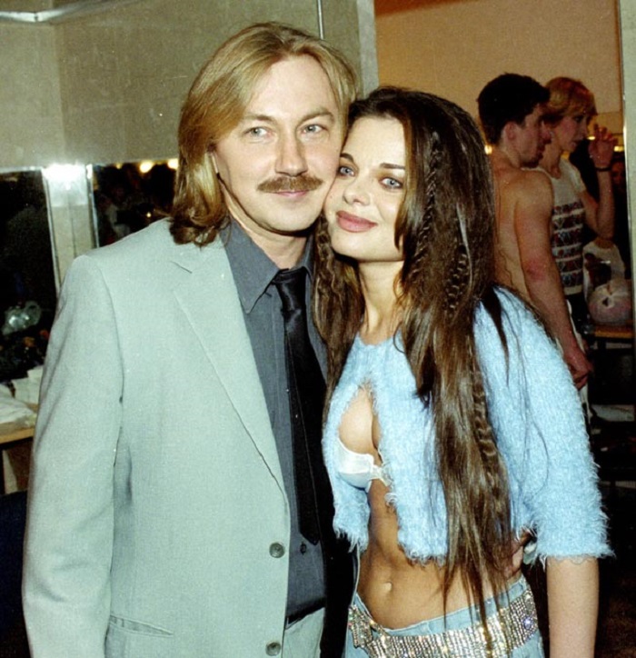 Жена Игоря Николаева сбежала в Америку, а безработная дочь в 47 лет осталась на содержании. Что о них известно сегодня?