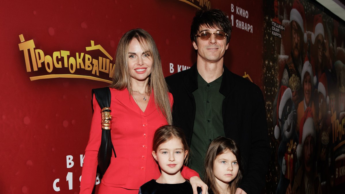 Считает Россию своим домом. Куда пропал Стас Бондаренко и как складывается его личная жизнь? Как выглядят жена и дети актера