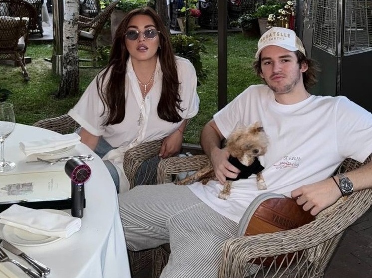 Екатерина Климова с сыновьями-красавцами за границей вызвала волну возмущения у поклонников