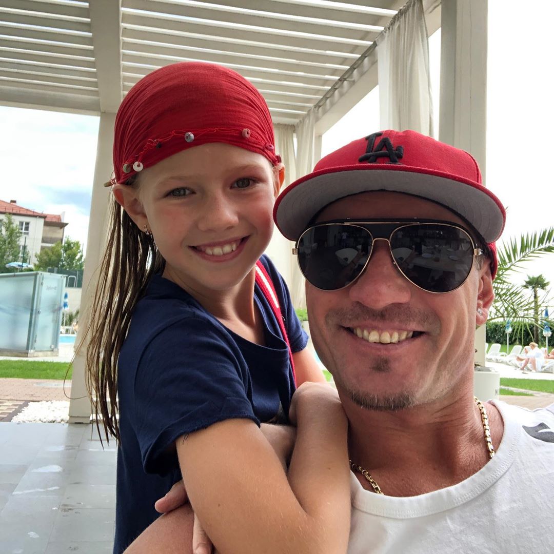 Уже 15 лет, повзрослела и расцвела: Как сейчас выглядит дочь Романа Костомарова и Оксаны Домниной