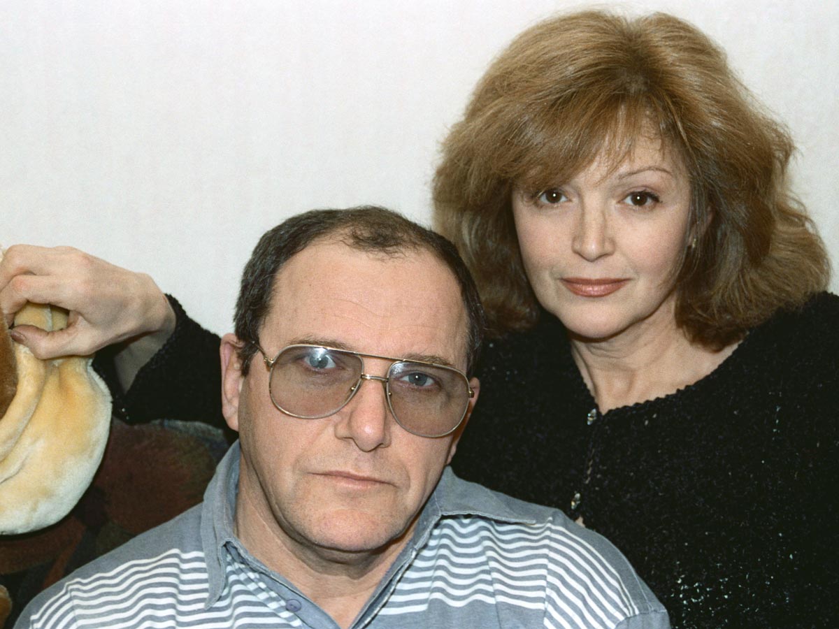 В 86 лет у Эммануила Виторгана растут 2 маленькие дочки с необычной особенностью. Как они выглядят сейчас?