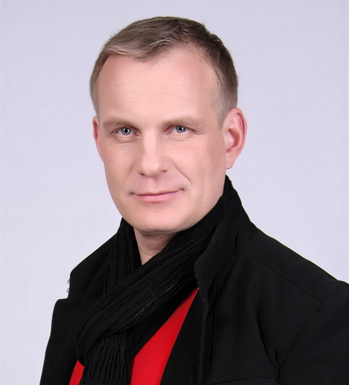 Жена-миллионерша, служба в десанте и дети с редкими именами: Как сегодня живет Игорь Филиппов