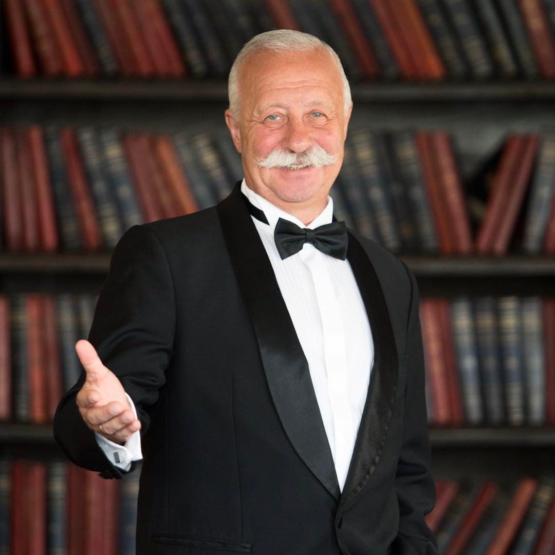 Жена живёт отдельно, дети отказались от фамилии: Семейные перипетии 80-летнего Леонида Якубовича