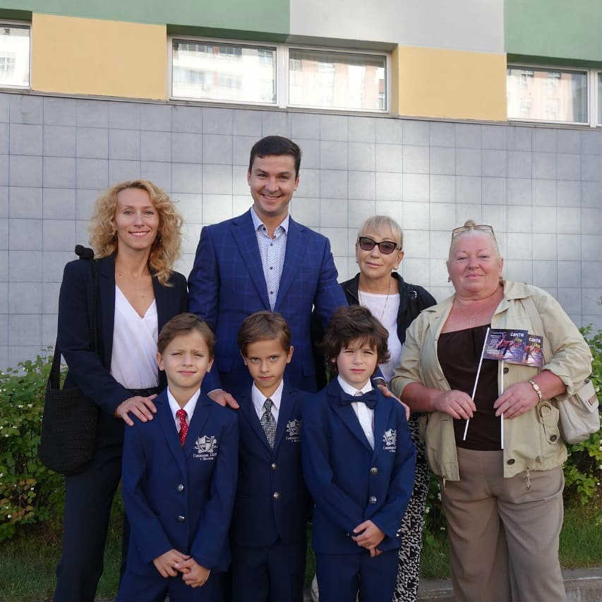 Тройняшки звезды «Глухаря» Марии Болтневой уже совсем большие. Как они выглядят сейчас