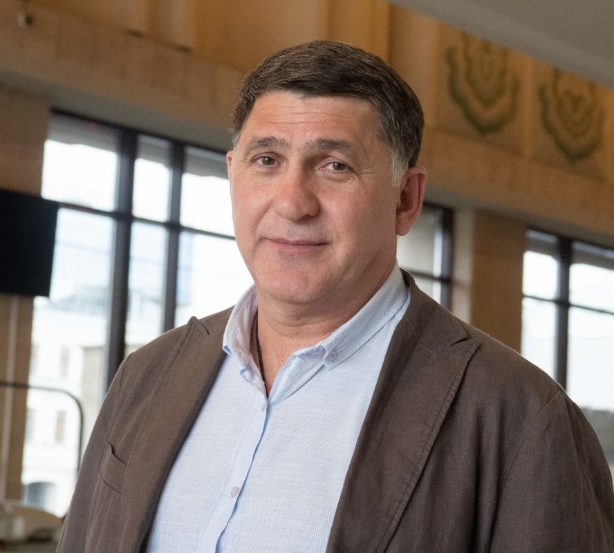 Сын Сергея Пускепалиса вырос его копией и стал знаменитым актером. Как сегодня живёт Глеб Пускепалис