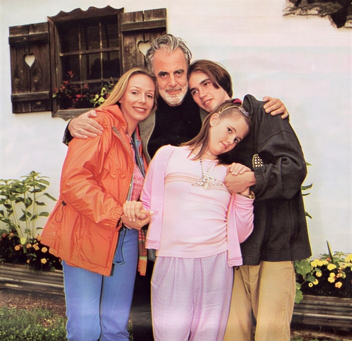 Родила в 17 и не говорит по-русски. Как сейчас выглядит дочь Натальи Андрейченко от оскароносного актера