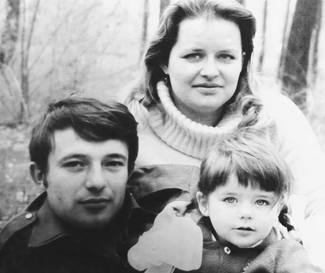 Родились в Америке и имеют гражданство США : Как выглядят дети актрисы Марины Александровой от продюсера