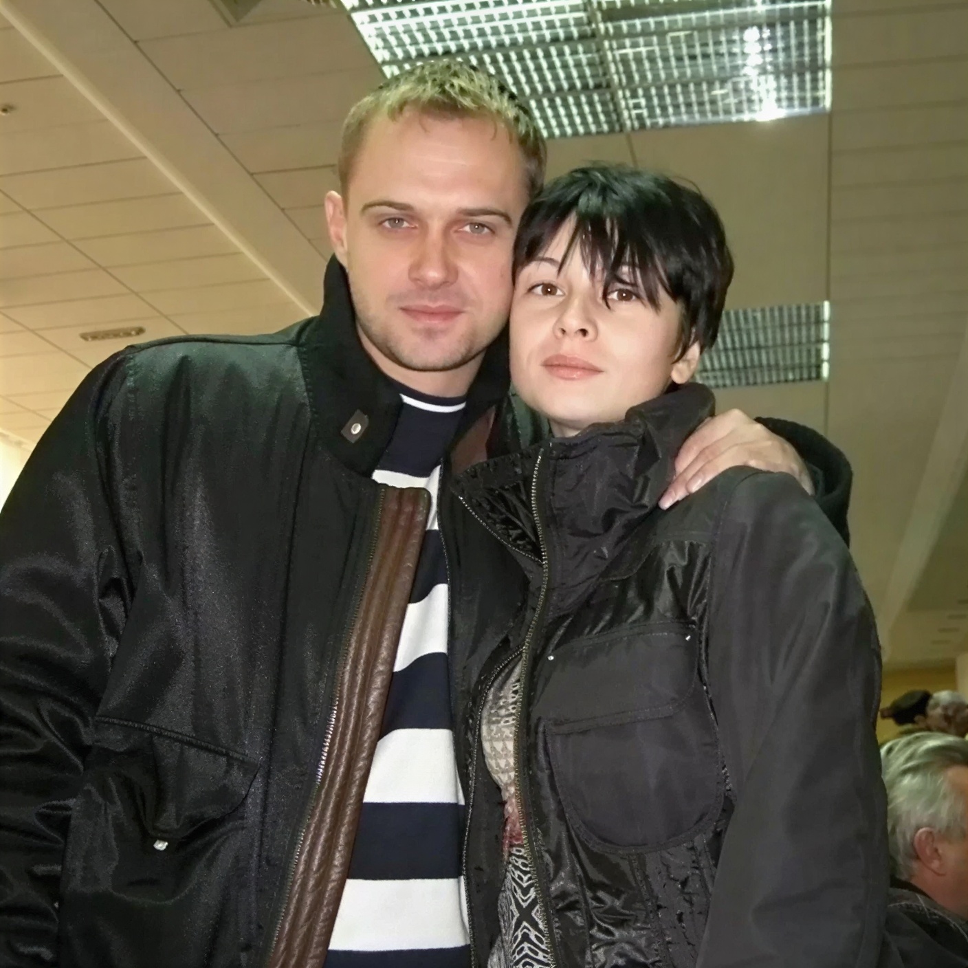 Жена-красавица, пятеро сыновей и дочь с редким именем. Как сегодня живет актер «Тайны следствия» Алексей Комашко