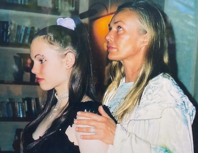 Родила в 17 и не говорит по-русски. Как сейчас выглядит дочь Натальи Андрейченко от оскароносного актера