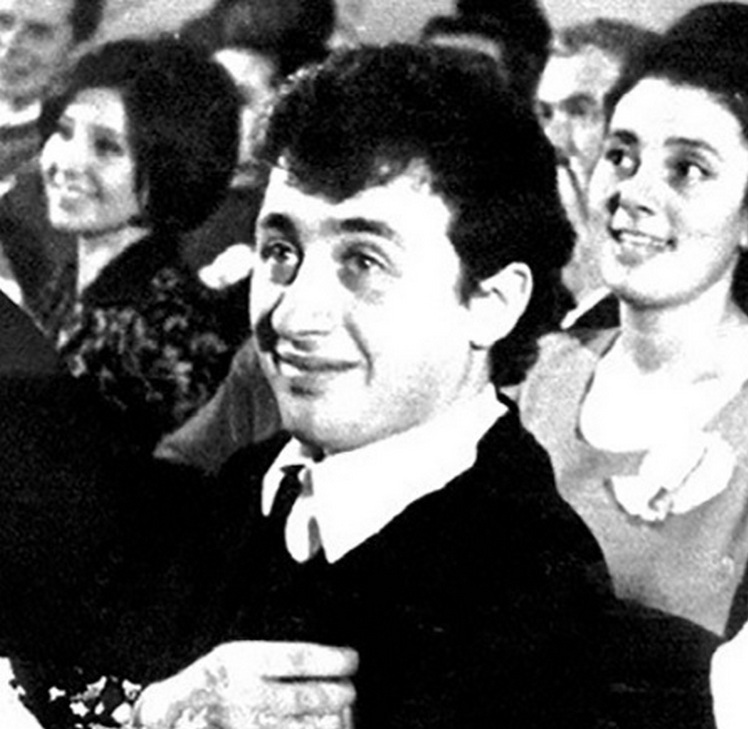 Жена живёт отдельно, дети отказались от фамилии: Семейные перипетии 80-летнего Леонида Якубовича