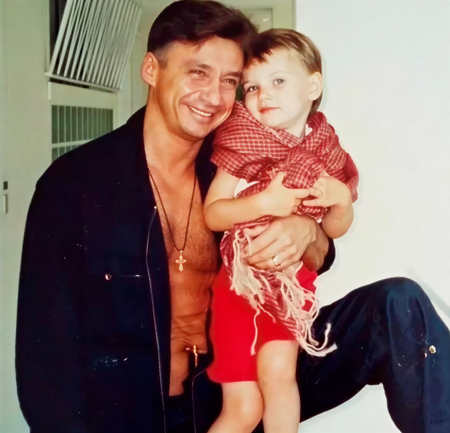 Уже 34 года, уехал жить в Лондон. Каким стал сын Антона Табакова от актрисы Екатерины Семеновой