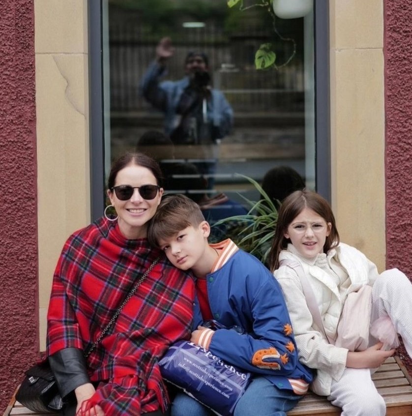 Родились в Америке и имеют гражданство США : Как выглядят дети актрисы Марины Александровой от продюсера