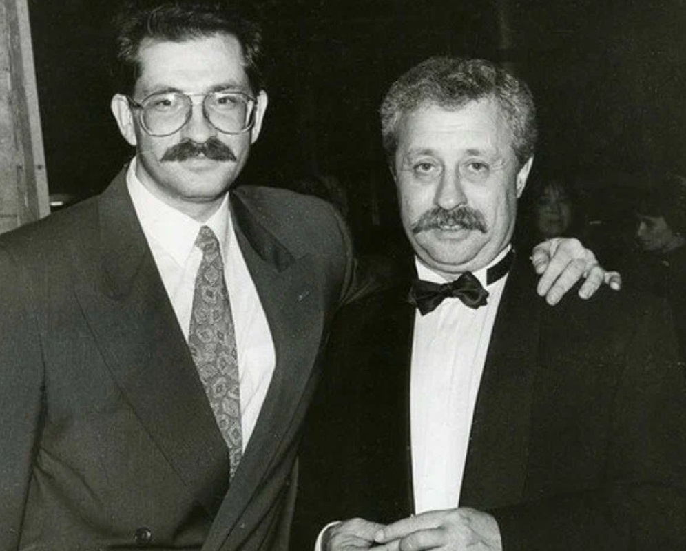 Жена живёт отдельно, дети отказались от фамилии: Семейные перипетии 80-летнего Леонида Якубовича