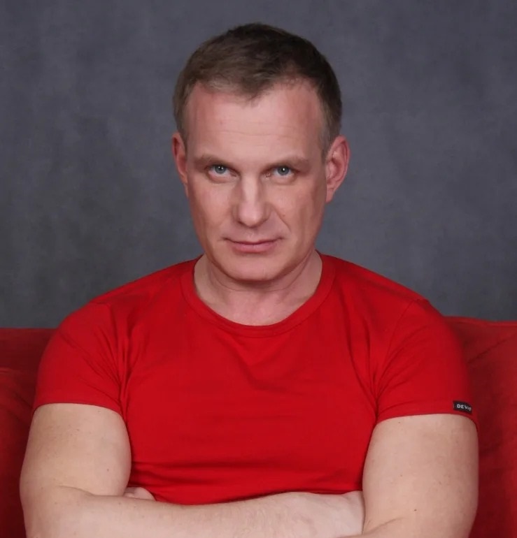 Жена-миллионерша, служба в десанте и дети с редкими именами: Как сегодня живет Игорь Филиппов