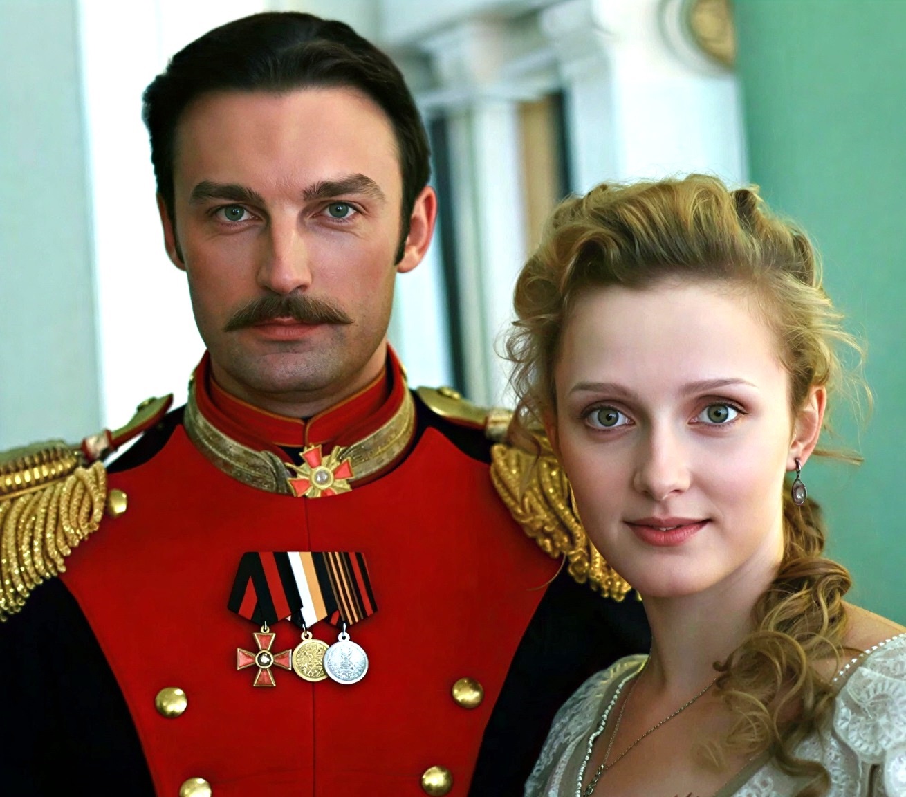 Не побоялся и усыновил сразу пятерых. Как выглядят 5 детей актера Александра Арсентьева и его красавица-жена