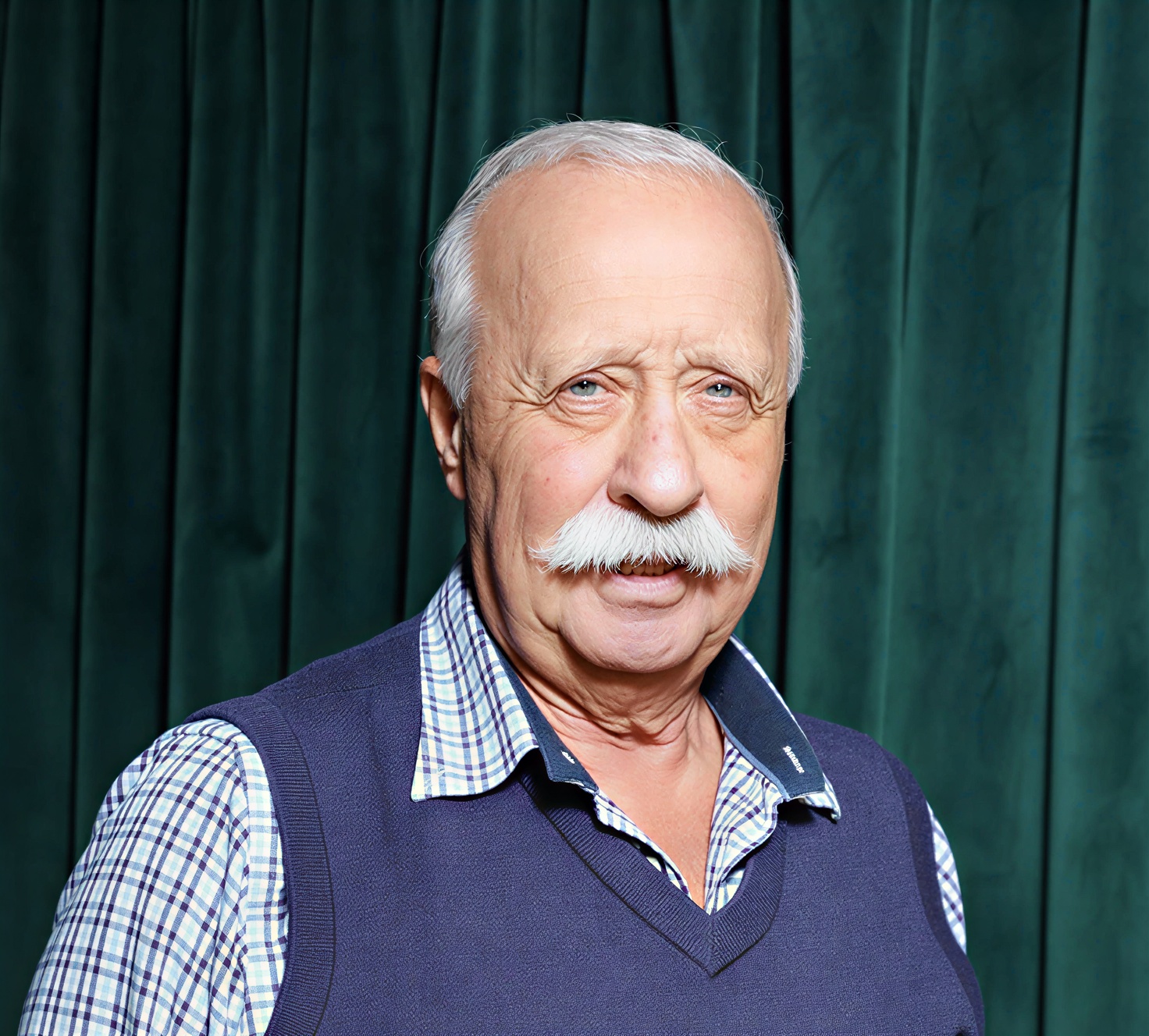 Жена живёт отдельно, дети отказались от фамилии: Семейные перипетии 80-летнего Леонида Якубовича