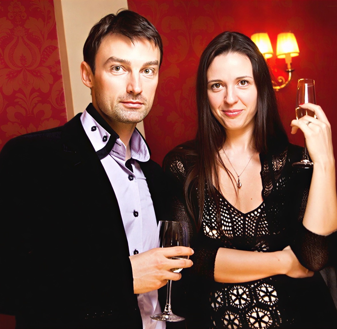 Не побоялся и усыновил сразу пятерых. Как выглядят 5 детей актера Александра Арсентьева и его красавица-жена