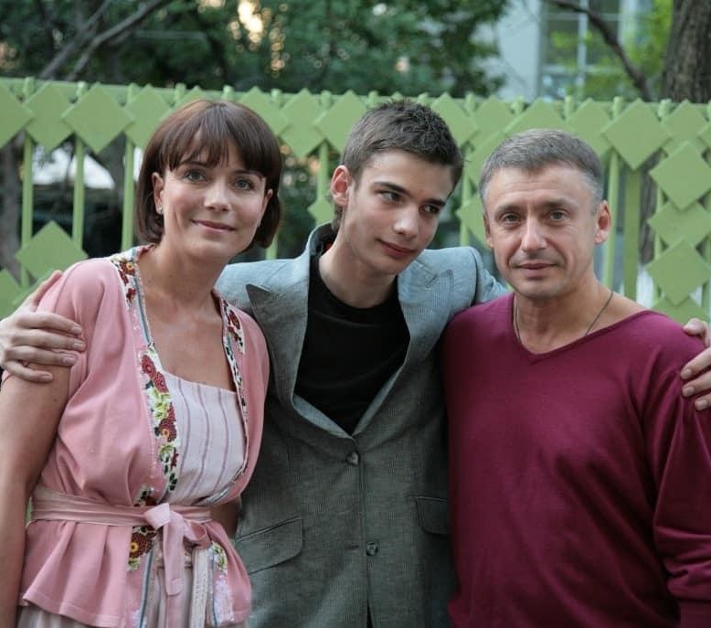 Уже 34 года, уехал жить в Лондон. Каким стал сын Антона Табакова от актрисы Екатерины Семеновой