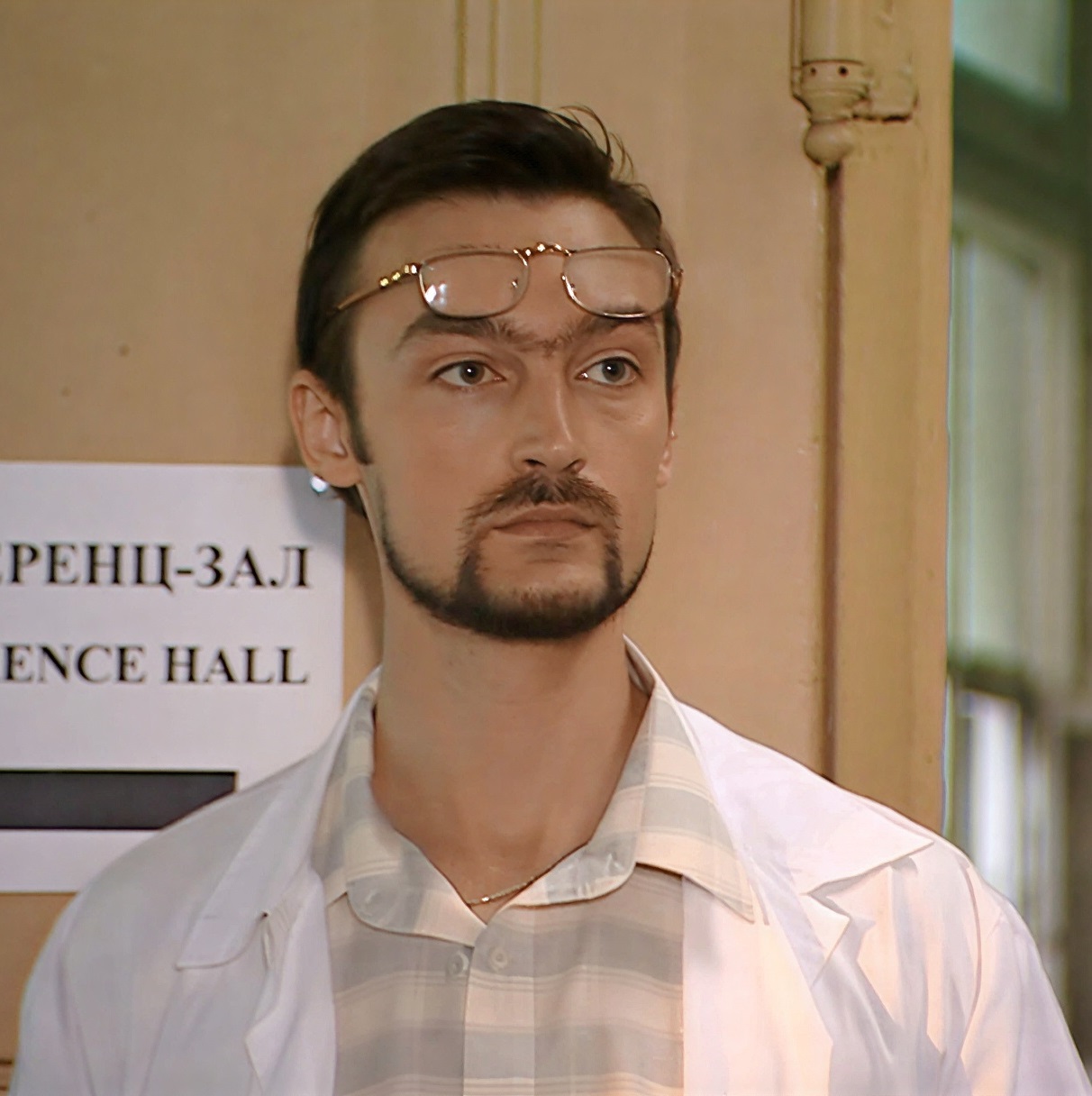 Не побоялся и усыновил сразу пятерых. Как выглядят 5 детей актера Александра Арсентьева и его красавица-жена