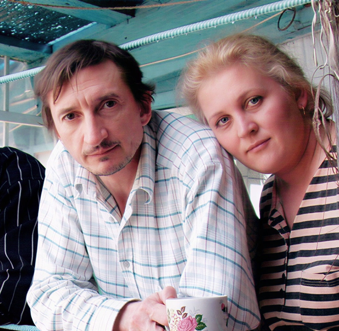 Служил в стройбате, 45 лет в браке с одной женщиной, сын - знаменитая модель. Как сегодня живет Александр Лыков